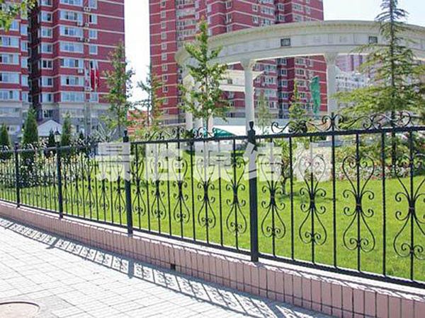 铁艺护栏.jpg