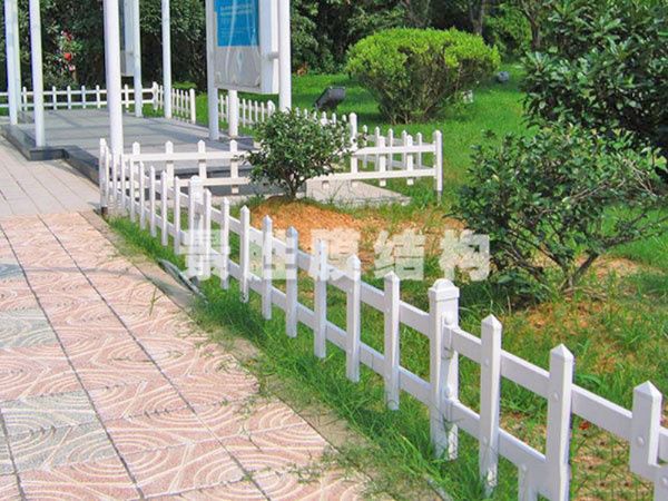 草坪护栏.jpg