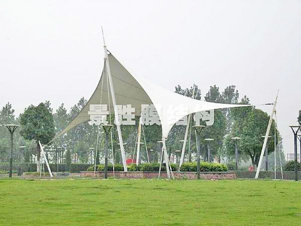 广场建筑.jpg